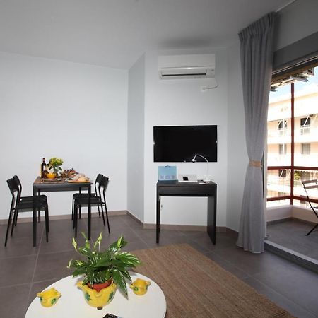 Edem Beach Apartment With Mountain View By Athenian Homes Zewnętrze zdjęcie